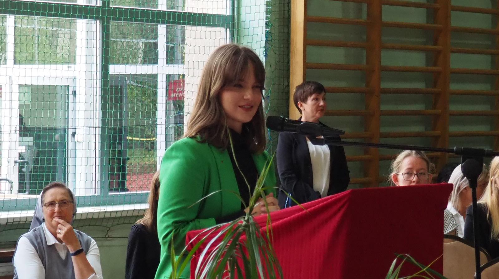 Zdjęcie nowy_rok_szkolny_2023-2024 (9)ebfda6d1-839a-4ca5-afbf-651052a9dc59.jpg w galerii Nowy rok szkolny uroczyście zainaugurowany!